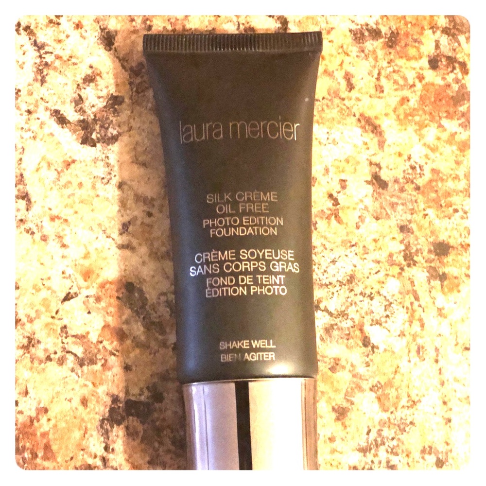 Laura Mercier Oil-free tinted moisturizer